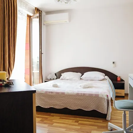 Mirage Collective 네세부르